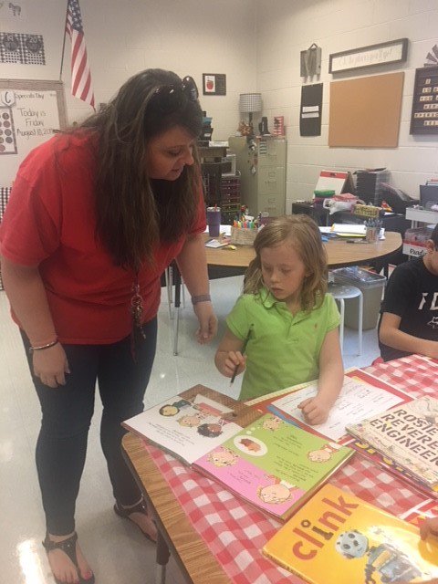 JenJohnsonAMES's tweet photo. Mrs. McGinnis' class had a book tasting today!  #personalbestbgsa https://t.co/BSkz5t7igV