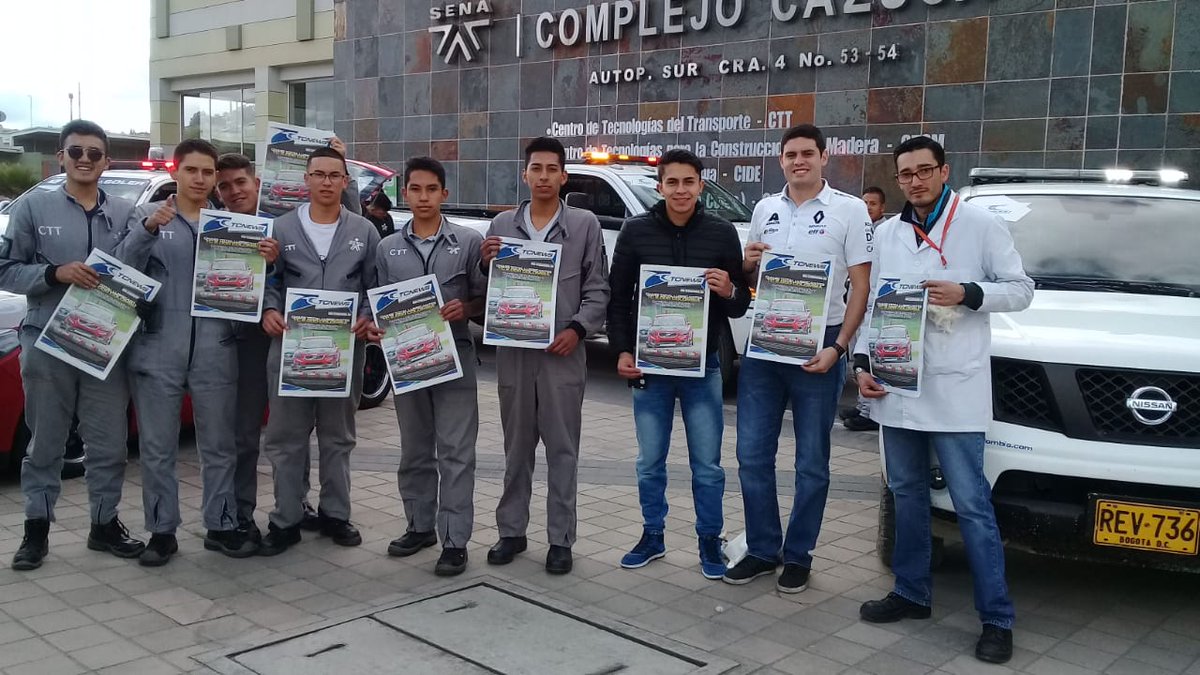 tc2000colombia's tweet photo. Total Lubricantes TC 2.000 Colombia en el CTT (Centro de Tecnologías del Transporte) del Sena ubicado en Cazuca. #SoytotalTC2000 #TC2000Colombia #Chase2018 Periódico TC News. https://t.co/9xcBrg3w52