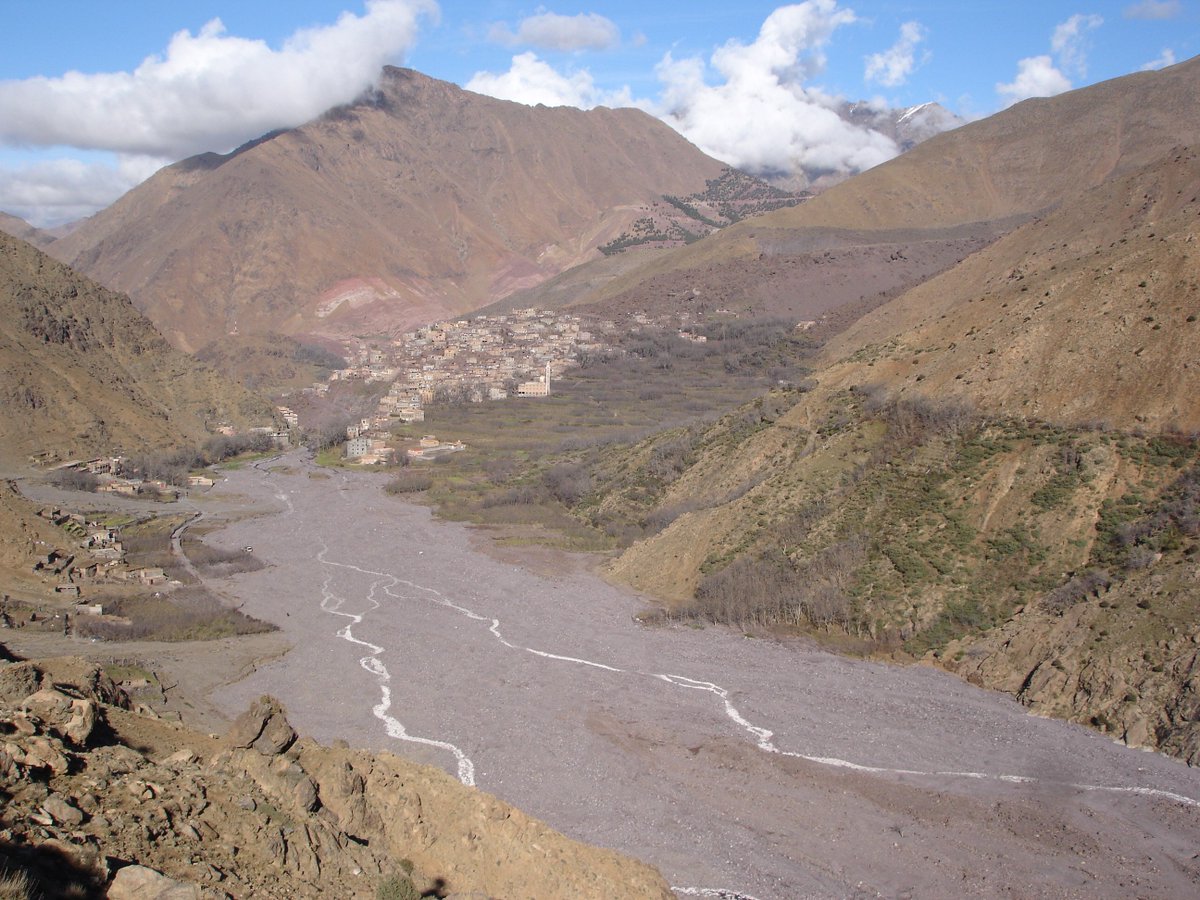 Recruiting for funded PhD position in High Atlas palaeoecology - join @QEGMan @GeographyUOM @LeverhulmeTrust - deadline 15/08/2018 - jobspec at bit.ly/2MydbVP