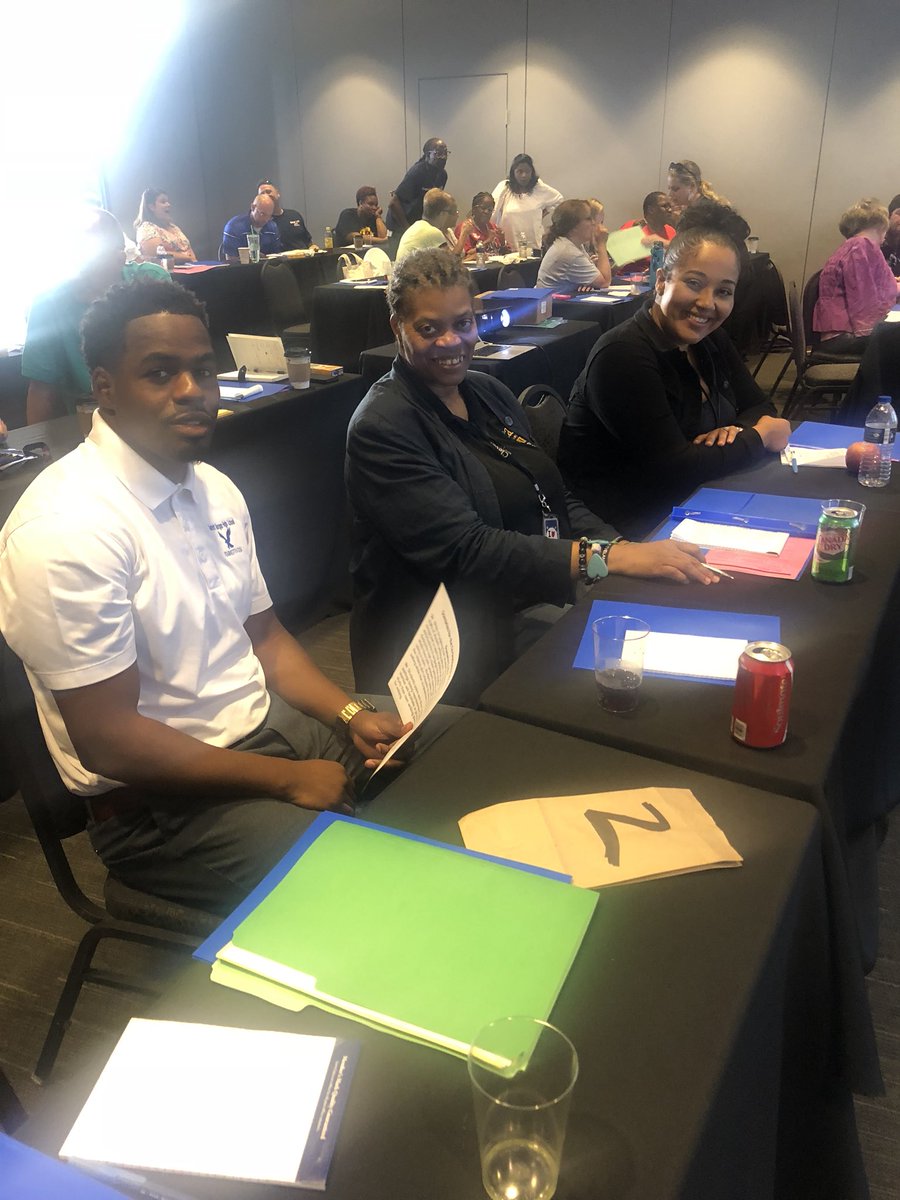 RLC_FACE_CMSD's tweet photo. Working with administrators and teachers @ Garrett Morgan preparing to welcome our scholars and families back! @FACE_CMSD @CLEMetroSchools https://t.co/AW0UPU1ct1