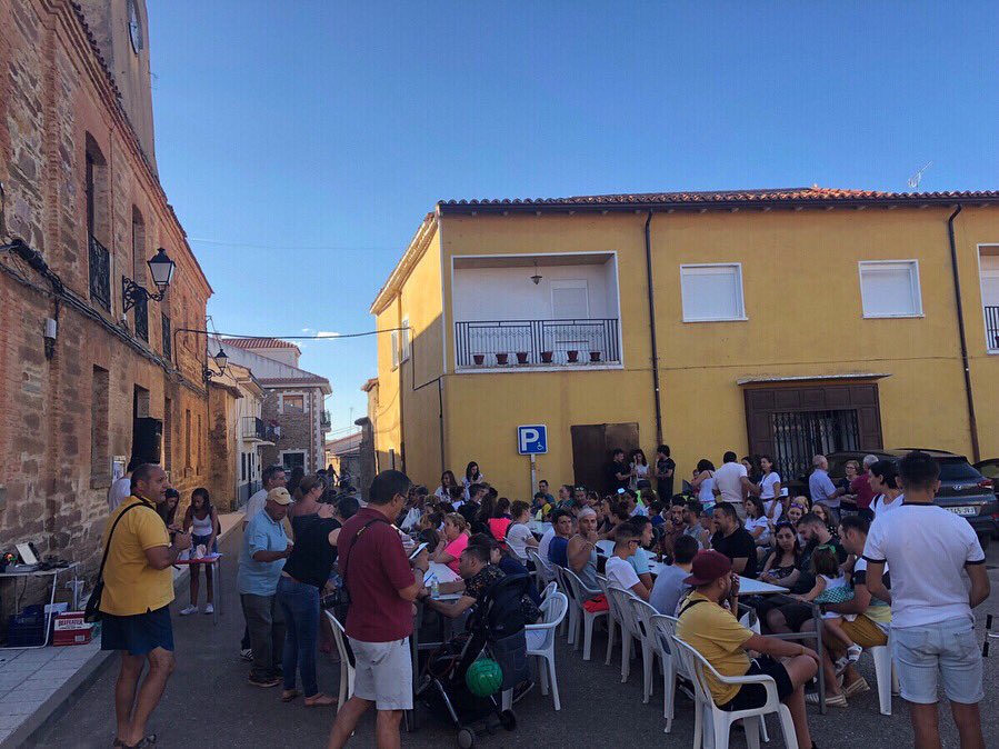 APT_tabara's tweet photo. ¡Muchas gracias a todos los que participastéis ayer en el bingo! 
Fue todo un éxito, además el dinero recaudado será para la APT y la mejora de las próximas fiestas. Por otro lado esperamos que disfrutaseis del chupinazo y del inicio de estas fiestas, ¡esto acaba de empezar! 💃🏻 https://t.co/BTnTTCPVAT