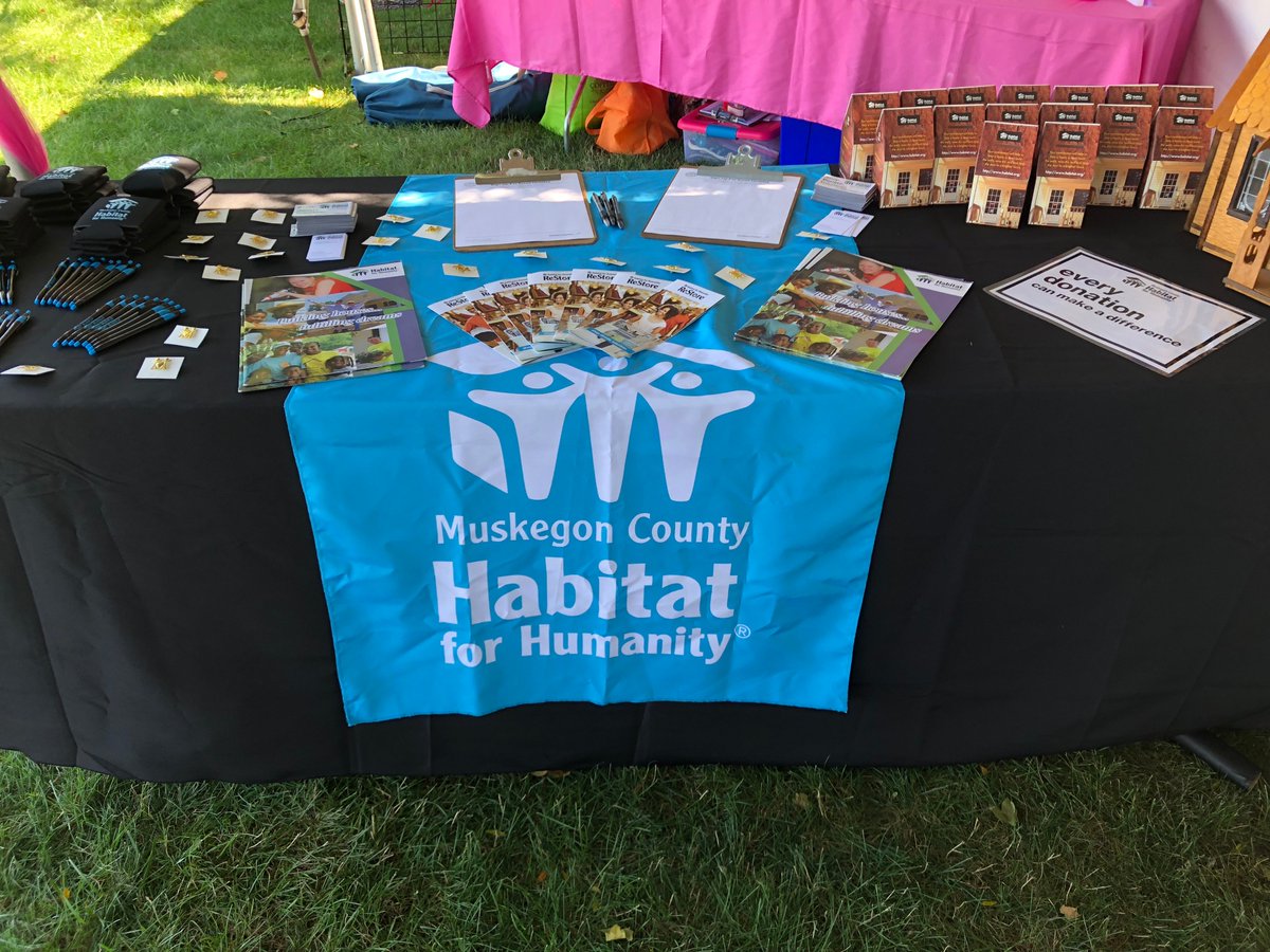 SolidRockMI's tweet photo. We've had a great time at @unityevents so far, and there are still 2 more days to join in on the fun! We hope to see you there! #unityfestival #muskegon #habitatforhumanity #LEGOS https://t.co/07snRouSOW