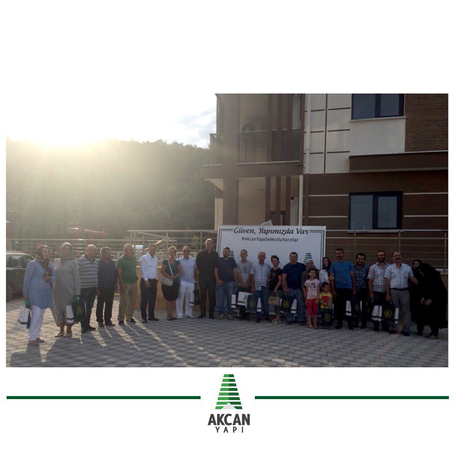 akcanyapi's tweet image. Kayıoba Konakları 1. Etap Projemizde Yaşam Başladı.
Tanışma Toplantısı Sonrası Anahtarları Daire Sahiplerine Teslim Ettik.
Daire Sahiplerine Hayırlı Olmasını Dileriz.

#AkcanYapı#GüvenYapımızdaVar#KayıobaKonakları#Bursa#Nilüfer#Kayapa