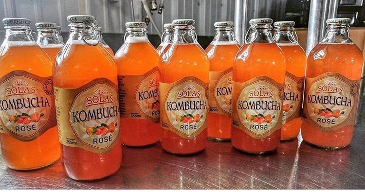 MARITIMElabels's tweet photo. A product presentation from @solaskombucha is filled with delicious #kombucha & is available in many flavours, printed #multiplesku to save money. Check with @NSPerennia and see how they can help with #foodsafety & regulatory processes. #gomlp #digitalprinting #labels #marketing https://t.co/cywLwefYcf
