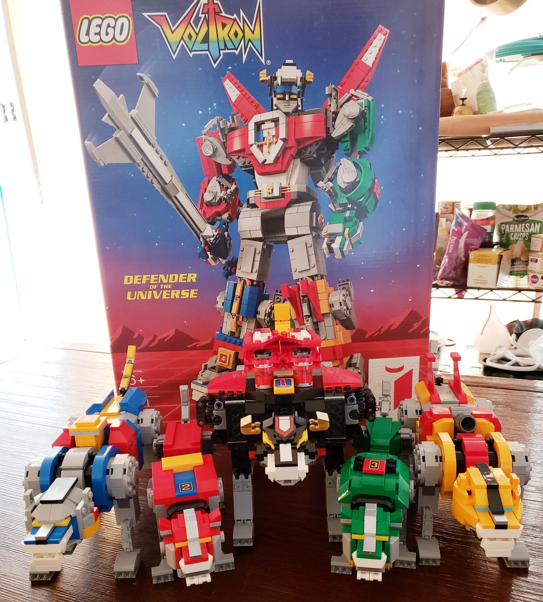 TheAdamKrebs's tweet photo. I have nowhere to put this but I regret nothing! #Voltron #LEGO @TychoBrahe https://t.co/z5RhBmCm9M