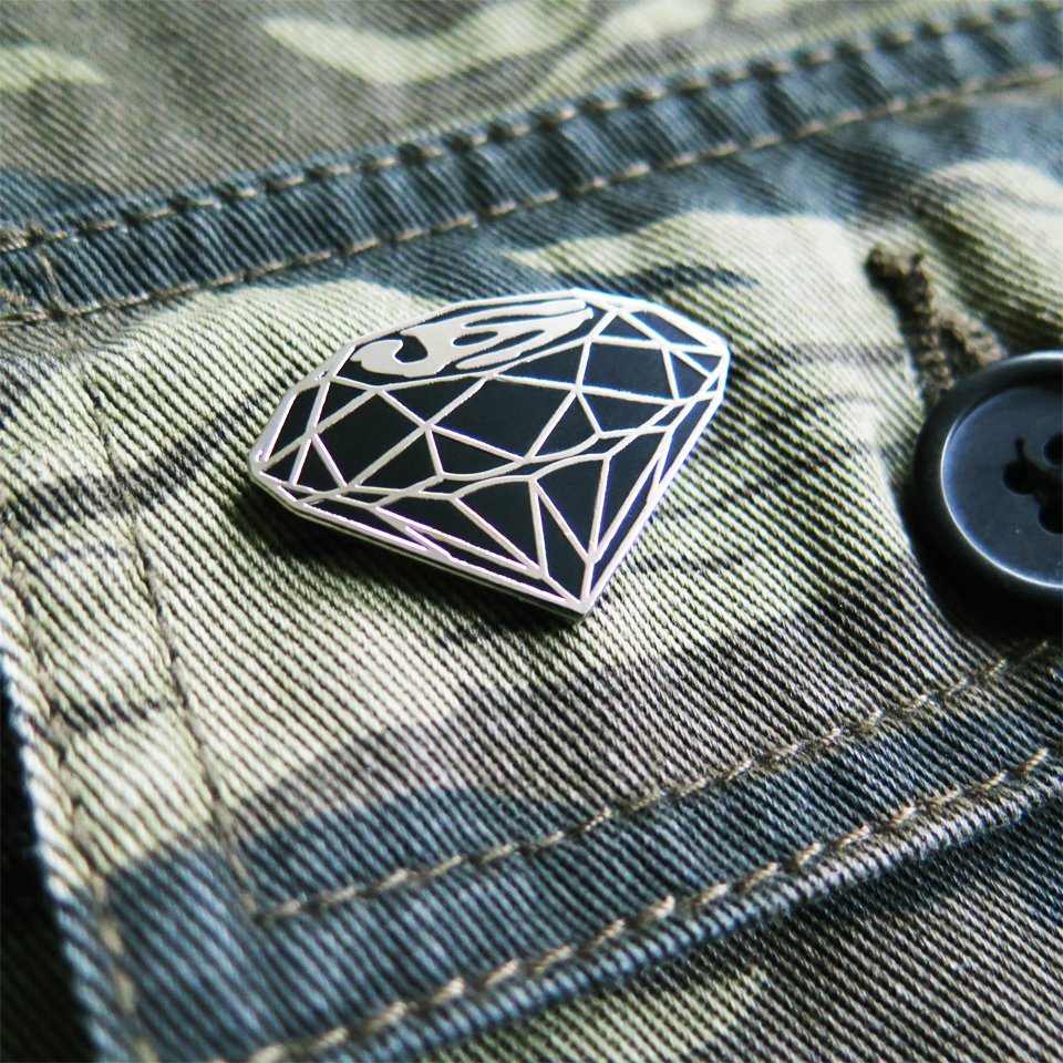 diggersdozen's tweet photo. New in! Diggers Dozen gem logo hard enamel pin badges. Available over at the DD website.
Go to: https://t.co/61kO1ipxD2
#Pin #Pins #PinBadges #PinBadge #CollectorsPin #EnamelPin #PinGame #PinCollector #EnamelPins #HardEnamel #DiggersDozen #AlwaysOriginals https://t.co/Xeq0Bhna4f