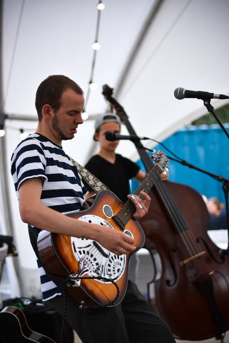 Kom op 1 september langs in WASBAR Graaf van Egmontstraat,  geniet van een gratis optreden van De Spoel, als onderdeel van het Vlaamse Gaaien Festival en verwen jezelf met een verse smoothie of een bagel burger. #wasbar