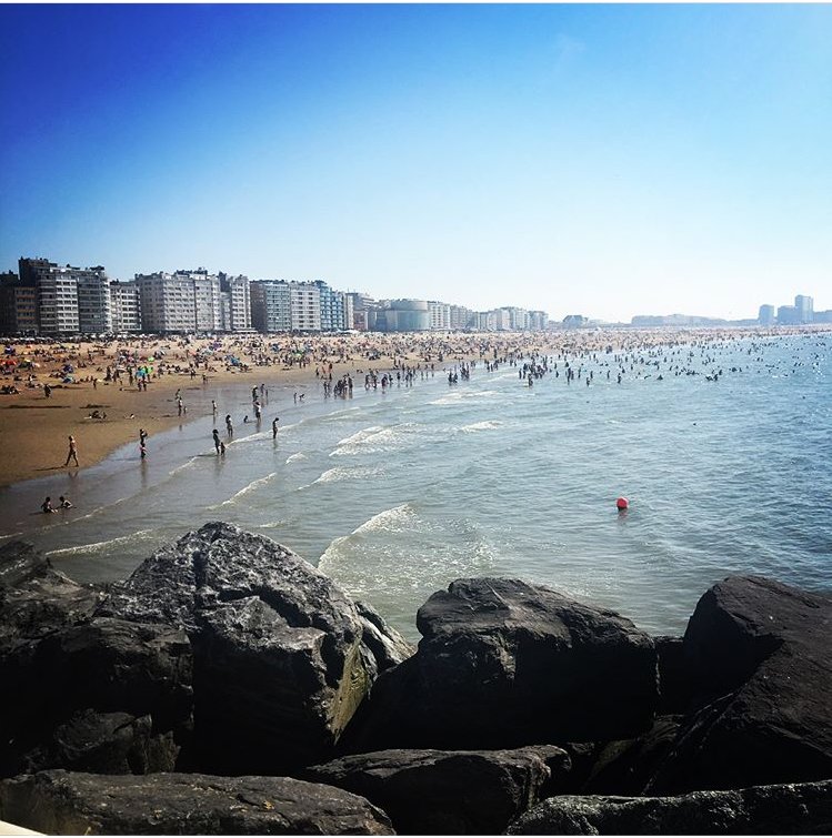 Puur genieten aan het strand van Oostende. Foto door <a href="/camillemonier1/">monier camille</a> #thermaepalace