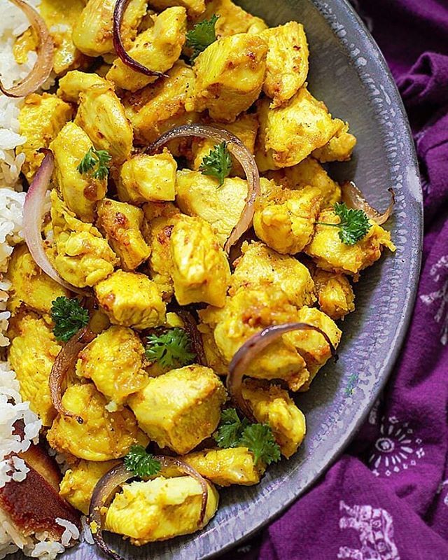 A feast for your taste buds, this INDIAN GINGER GARLIC CHICKEN is vibrant in taste and color. Follow the clickable link in profile @all_thats_jas for this easy recipe.
.
.
.
#heresmyfood #foods4thought  #inmykitchen #gatheringslikethese #IFBCX #thekitchn… ift.tt/2vVxghL