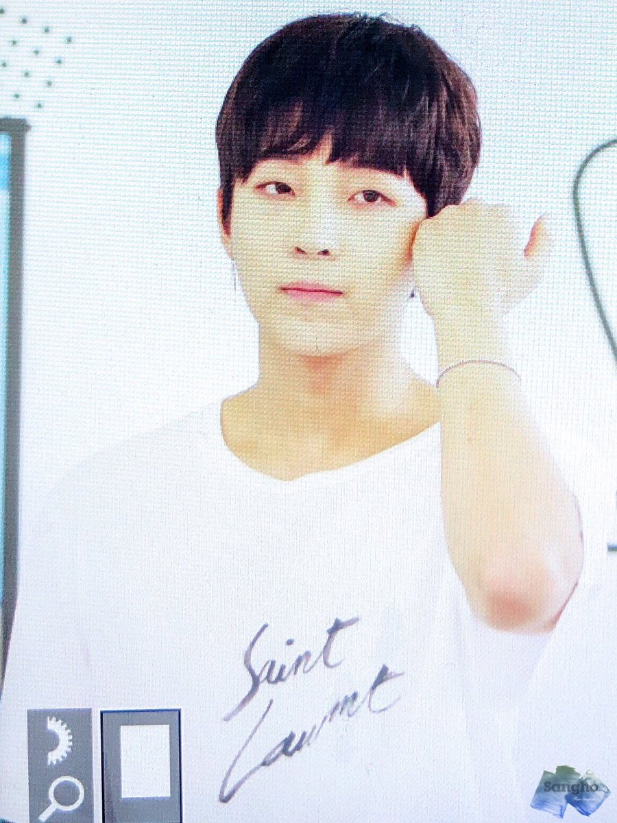 SNP_O2lO's tweet photo. 180810 아마가사키 큐즈몰 프리뷰 1부
#SNUPER #스누퍼 #SANGHO #상호 #夏のMagic @snuper6 https://t.co/lRvlcniWiT