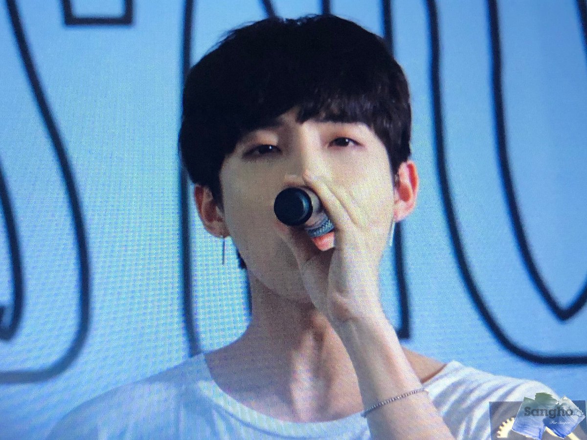 SNP_O2lO's tweet photo. 180810 아마가사키 큐즈몰 프리뷰 2부
#SNUPER #스누퍼 #SANGHO #상호 #夏のMagic @snuper6 https://t.co/Pp3rUqzEr4