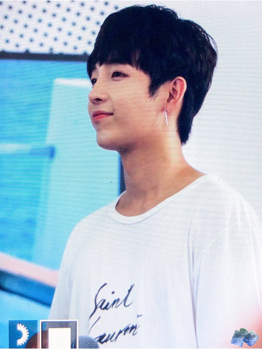 SNP_O2lO's tweet photo. 180810 아마가사키 큐즈몰 프리뷰 2부
#SNUPER #스누퍼 #SANGHO #상호 #夏のMagic @snuper6 
오늘도 수고했어~~!! 너무 더웠지?ㅜㅜ
푹쉬고 내일도 화이팅!!!!! https://t.co/oDG8I77tjI