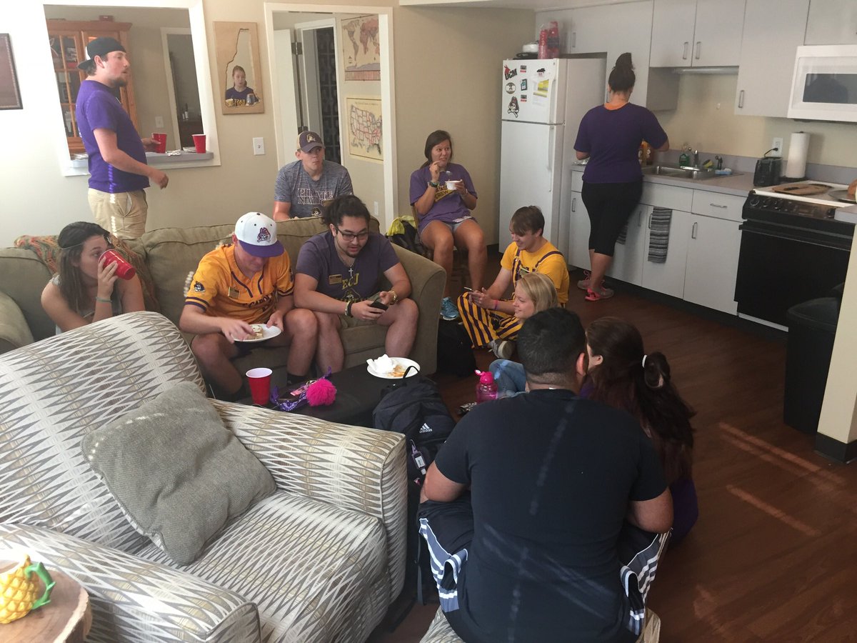 brody_glidden's tweet photo. In-Hall Breakfast is our favorite, along with #PiratePride of course 💜☠️💛 #ECUraTraining 🤙🏼 https://t.co/HIrUoTj6j9