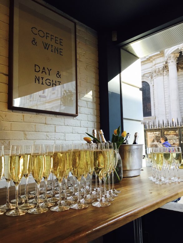 artigianoexeter's tweet image. Raise a glass of bubbly to the weekend. House deals on Champagne, £7 a glass or £39 a bottle, and Prosecco, £4.50 a glass or £20 a bottle. #friYAY #fridayfeeling