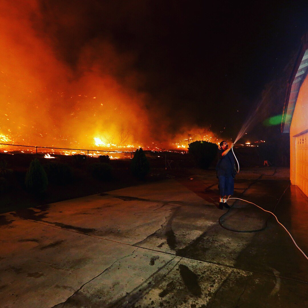 ocregister's tweet photo. #HolyFire morning update:
-The #wildfire has burned 18,137 acres &amp; remains 5% contained
-Evacuations remain for many #LakeElsinore communities
-The #fire has moved out of #OrangeCounty
-Arson suspect expected to appear in court Friday
-Read more here: https://t.co/5bW9Crbp3W https://t.co/77LY8RBRbb
