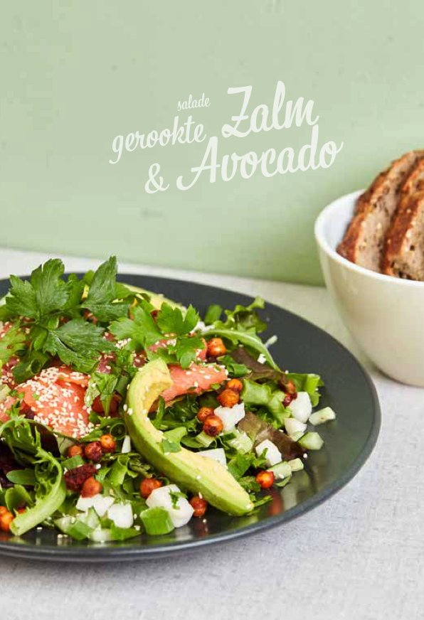 Kom gezond lunchen met deze powerfood salade: Mesclun, gerookte zalm, komkommer, avocado, geroosterde
kikkererwten, daikon, sesamzaadjes, lente-uitjes &amp; Japanse dressing. 🥗💪