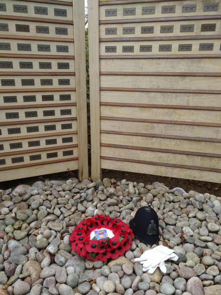CCLeicsPolice's tweet photo. Important to remember PC John Merriken of @leicspolice, who lost his life on HMS Acasta during #WW2 , with his descendants today.

@CSuptEMOpSS @LeicsPCC @FightBach @LeicesterPolFed @narpohq @Police_Gazette #Leicester https://t.co/RgsPbfVFfN
