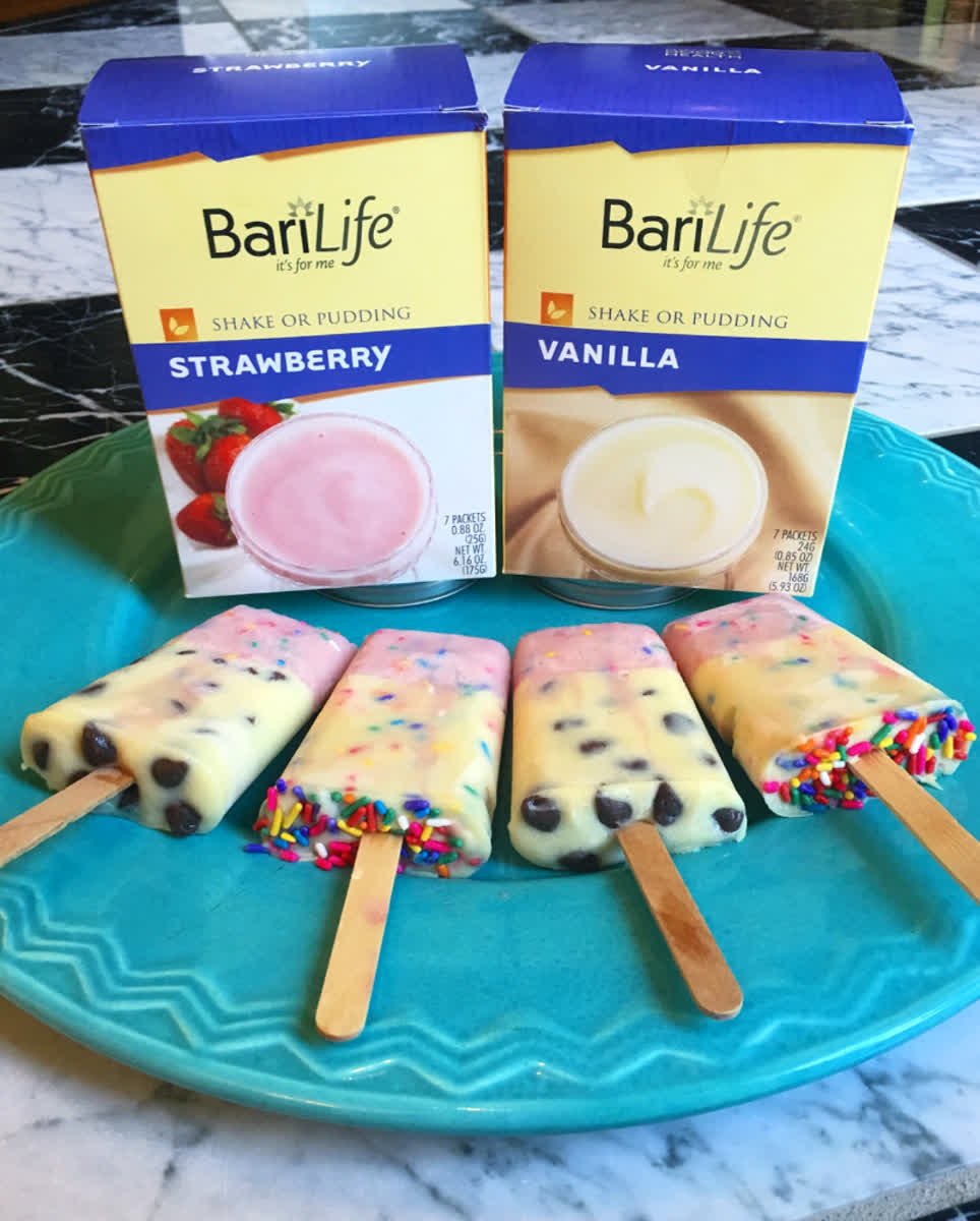 bari_life's tweet photo. This Friday we're making Strawberry Vanilla Party Pops! Each of these pops has only 60 calories and 9.5g of protein! What kind of #protein pudding pop sounds good to you!? Tell us in the comments!

#MyBariLife #SummerTreats #MyBariatricSummer #BariatricFoodie #BariatricDiet https://t.co/12RiKZUx8v
