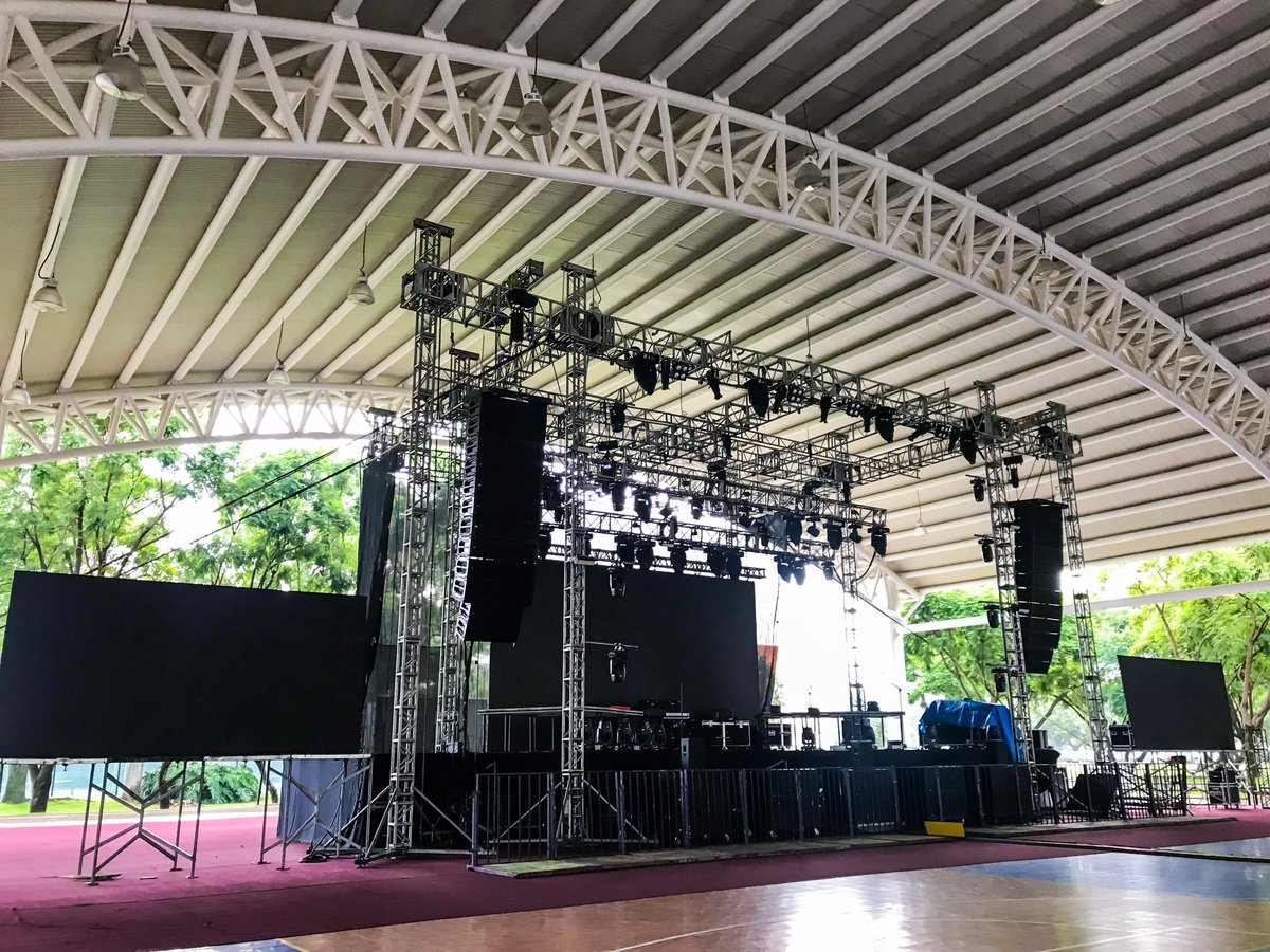 TECcampusGDL's tweet photo. 🔜 Dale 💙 si te emociona el #WelcomeTec de esta noche.🙌🏻🎤 https://t.co/6RyyHi5frX