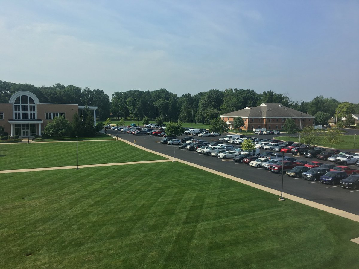 The Summit (@thesummit_fw) on Twitter photo One leading measure...a full parking lot. <a href="/TheSummit_FW/">The Summit</a> is home to where entrepreneurial thinking creates social impact. The result = #ThrivingCommunity #FortWayne One leading measure...a full parking lot. <a href="/TheSummit_FW/">The Summit</a> is home to where entrepreneurial thinking creates social impact. The result = #ThrivingCommunity #FortWayne