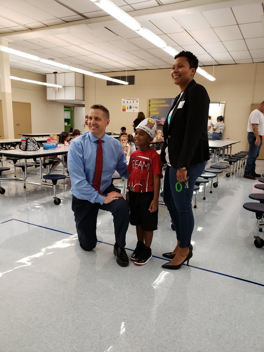 Sally8429's tweet photo. McDonald's first day of school was awesome #WeClimbTogether #firstdayofschool #HCPSB2S https://t.co/aPmvX7gvcm