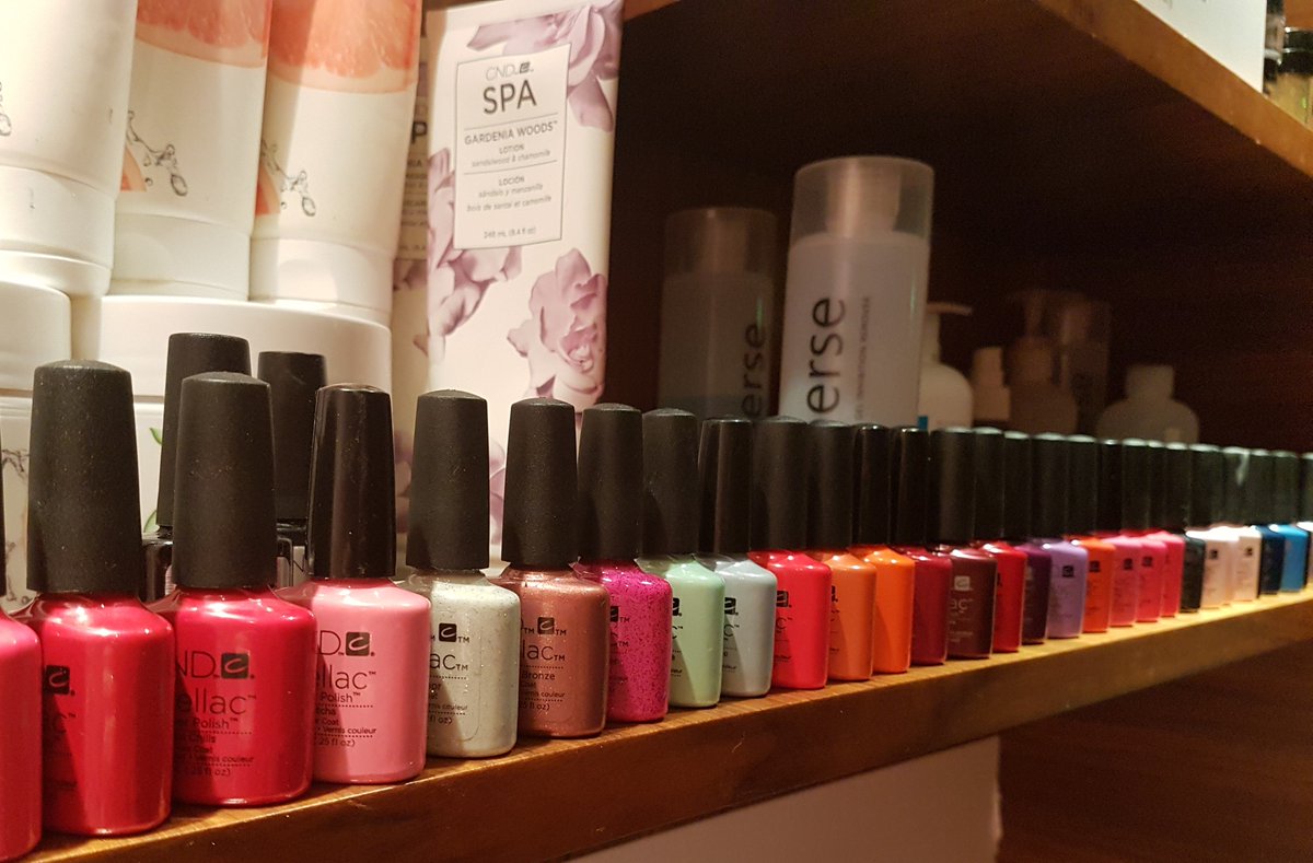 AuroraSpaLondon's tweet photo. #SpaFact - There have been many advancements in nail products over the last few years. When you have your nails done your Therapist can advise on the best way to remove your polish without damaging your natural nails π
#nails #london https://t.co/vkoCi4eu4J