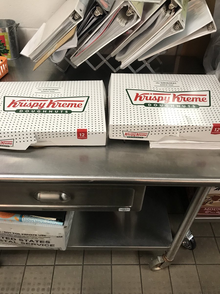 Beachnana2's tweet photo. What a way to a lunch ladies heart. BES has the best teachers around. Thank you Mr. Tice for thinking of us. #barrowsnp #barrowbold #BESisthebest https://t.co/UT2kjy18op