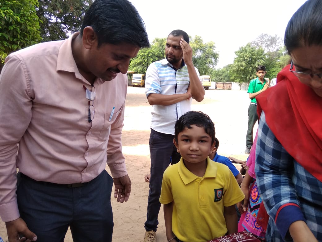 BrcMansa's tweet photo. @gujaratssa દિવ્યાંગ બાળકો દ્વારા નિર્માણ કરેલ રાખડી નું પ્રદર્શન અને વેચાણ શરૂ. https://t.co/IATwCpLkDV