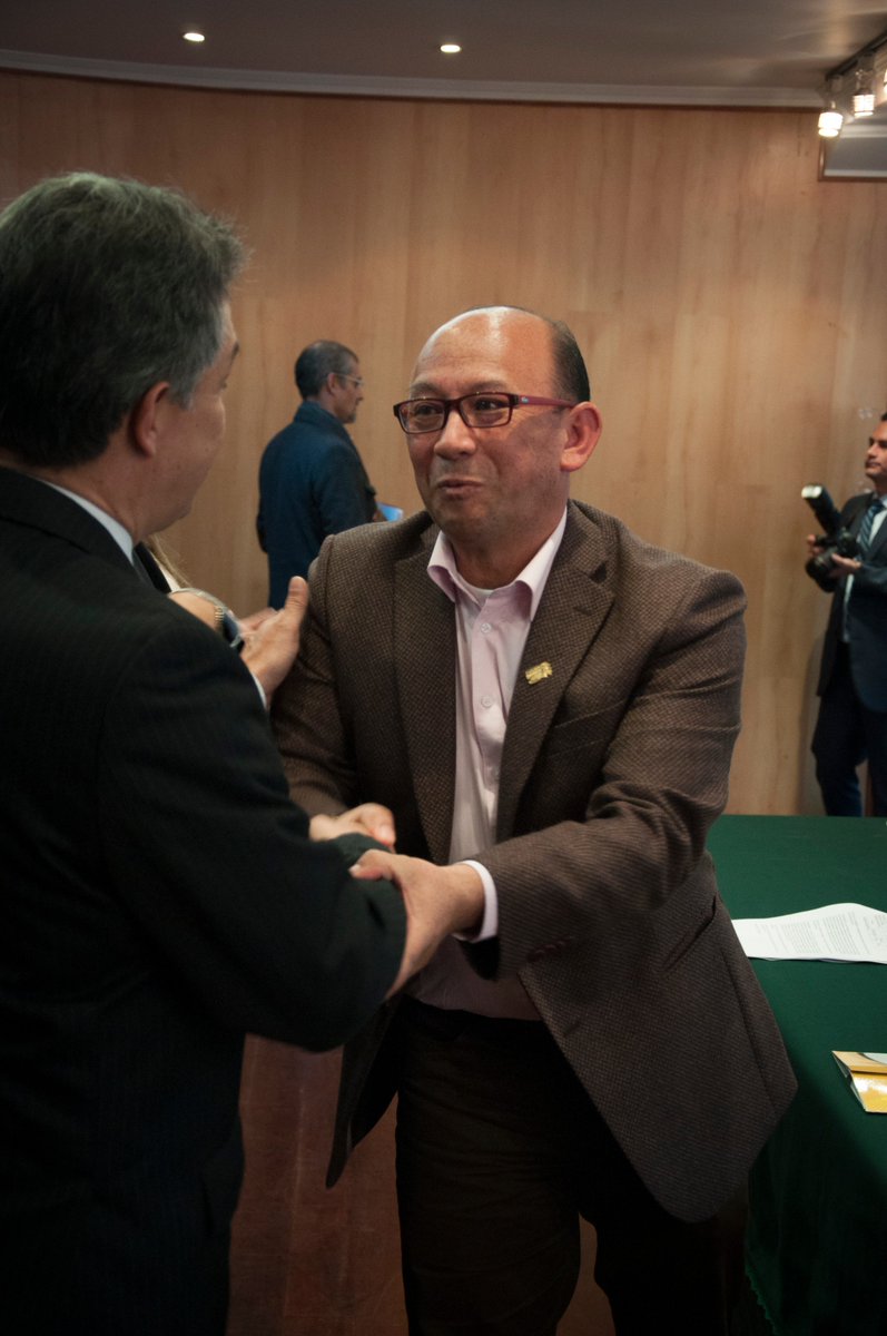 UNAD_ZCBOY's tweet photo. Docente de ECAPMA, Ing. Jorge Fonseca, recibe reconocimiento a la labor investigadora que se realiza desde el Grupo de Investigación Gigass, gracias a la destacada posición en el ranking de mejores grupos de investigación 2018; la ceremonia se llevó a cabo en la @universidaduptc https://t.co/xbzKmt2lKq