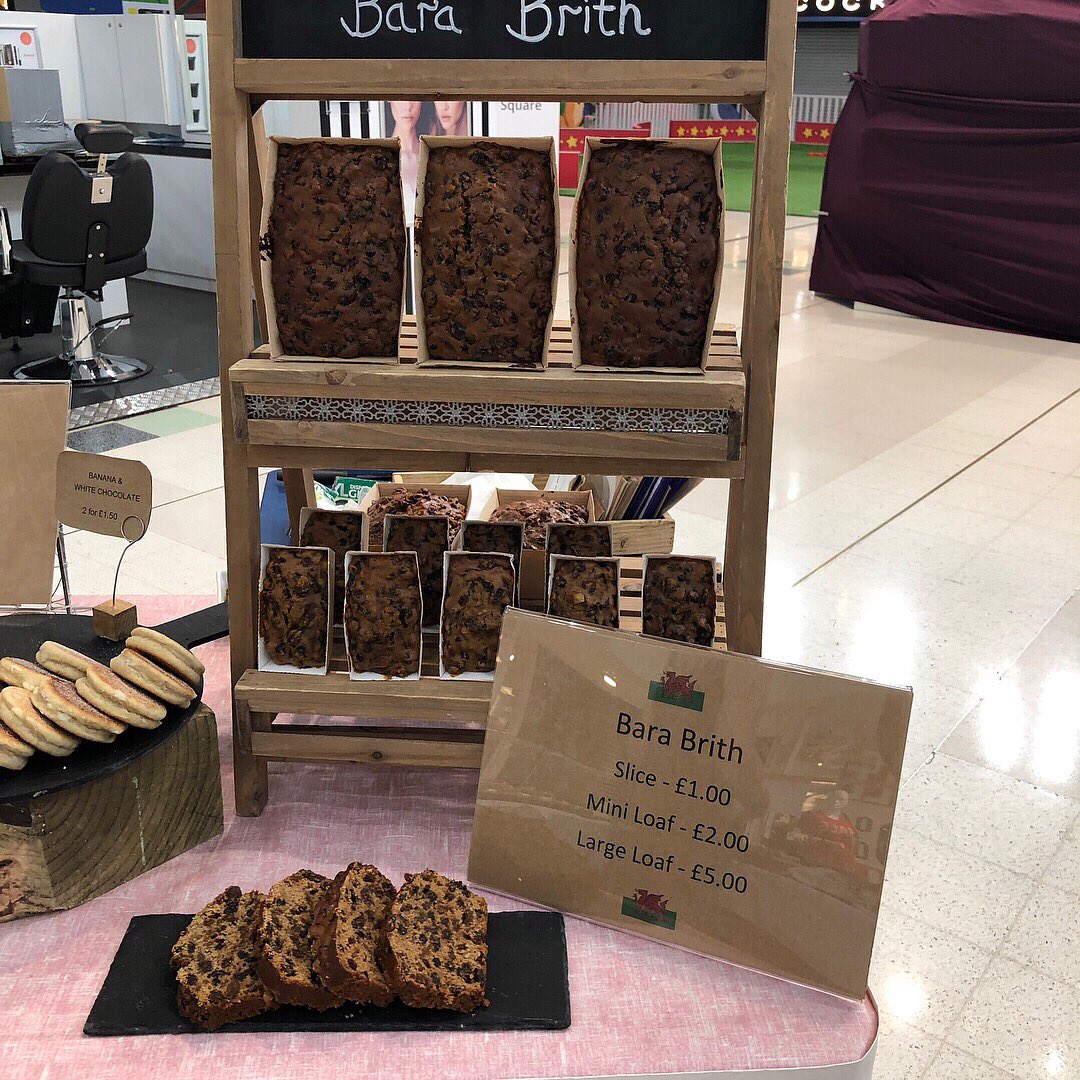 Mixitupbakes's tweet photo. Two @_makersmarket for us this weekend - #Sandbach tomorrow and #Warrington on Sunday - see you there with our #welshcakes #barabrith and #rocky roads including the #August special #boostbar https://t.co/vm5f07YFgt