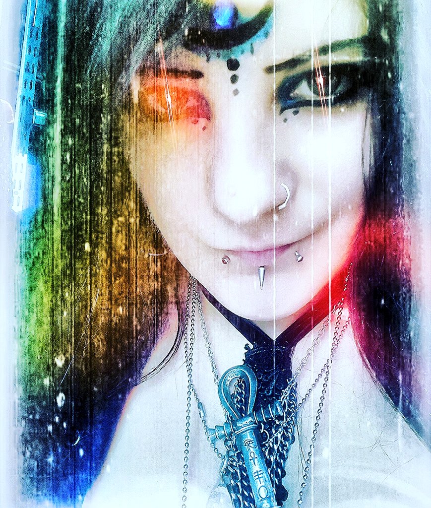 MorteLady's tweet photo. I'm watching You... 

#EYES #Witchcraft #Witchs #spell #goth #Vampire #edits #today #rain   #London https://t.co/SweYRmxmAL