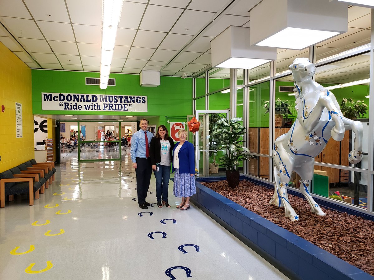 Sally8429's tweet photo. McDonald's first day of school was awesome #WeClimbTogether #firstdayofschool #HCPSB2S https://t.co/aPmvX7gvcm