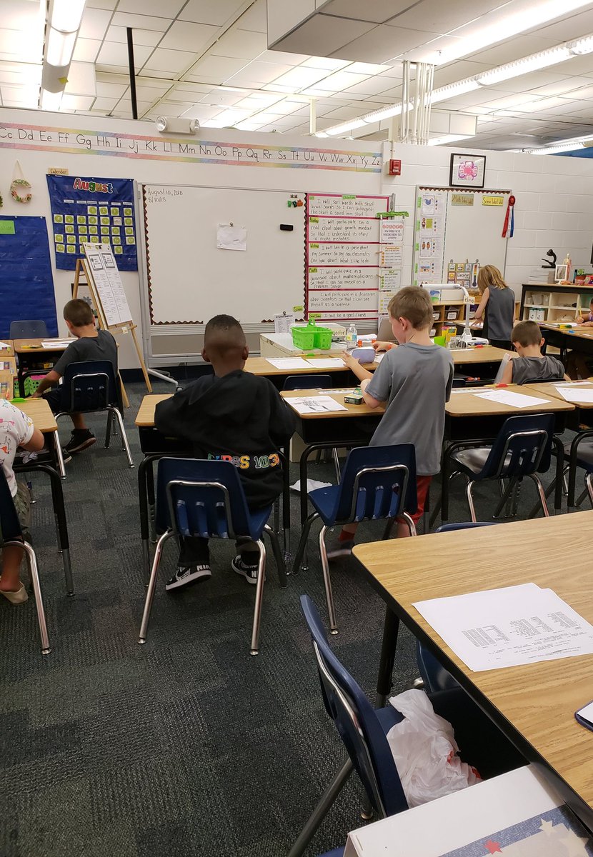 Sally8429's tweet photo. McDonald's first day of school was awesome #WeClimbTogether #firstdayofschool #HCPSB2S https://t.co/aPmvX7gvcm