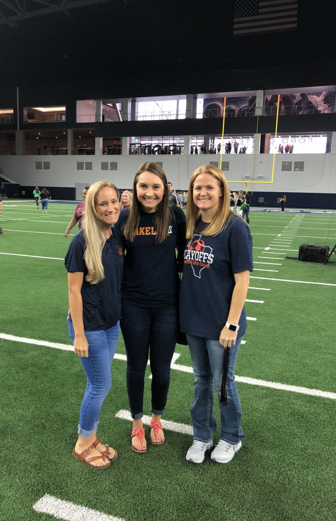 ms_ray11's tweet photo. Year 2 with these heroes of mine! Convocation 2018, bring on the school year! #ourfisdstory #WHS360 #WHSproud https://t.co/qZxkzcv3l9