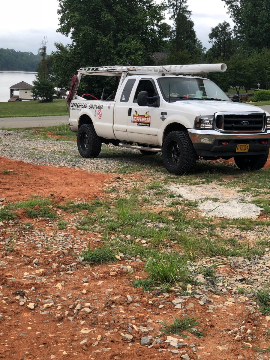 roanokepolice's tweet image. STOLEN VEHICLE - 
Roanoke Police need your help locating this stolen vehicle. This truck was stolen from a residence in the 900 block of Wasena Avenue SW earlier today. If you see or know where the truck is, please call 911 and share what you know.
