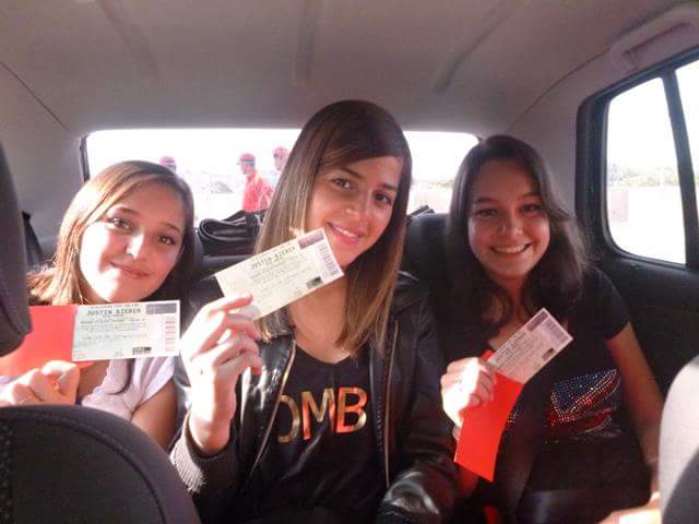 hometojack's tweet photo. CHIRANDI ESTOU COM AS FOTOS QUE EU ACHEI MINHA E DAS MINHAS AMIGAS NA BELIEVE TOUR EM SP SOCORRO GENTE EU TÔ CHORANDO TANTO https://t.co/8wdqhFML95