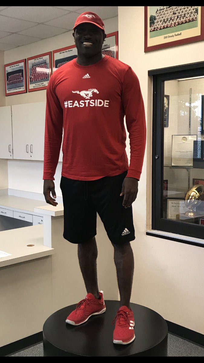NSNationFB's tweet photo. Make sure you order your North Shore Nation gear from the Barcelona Team Store before the season starts! Coach Reagins is modeling Eastside gear from head to toe! #eastside

https://t.co/0kDYngg7K9 https://t.co/NlHA3u4u9m