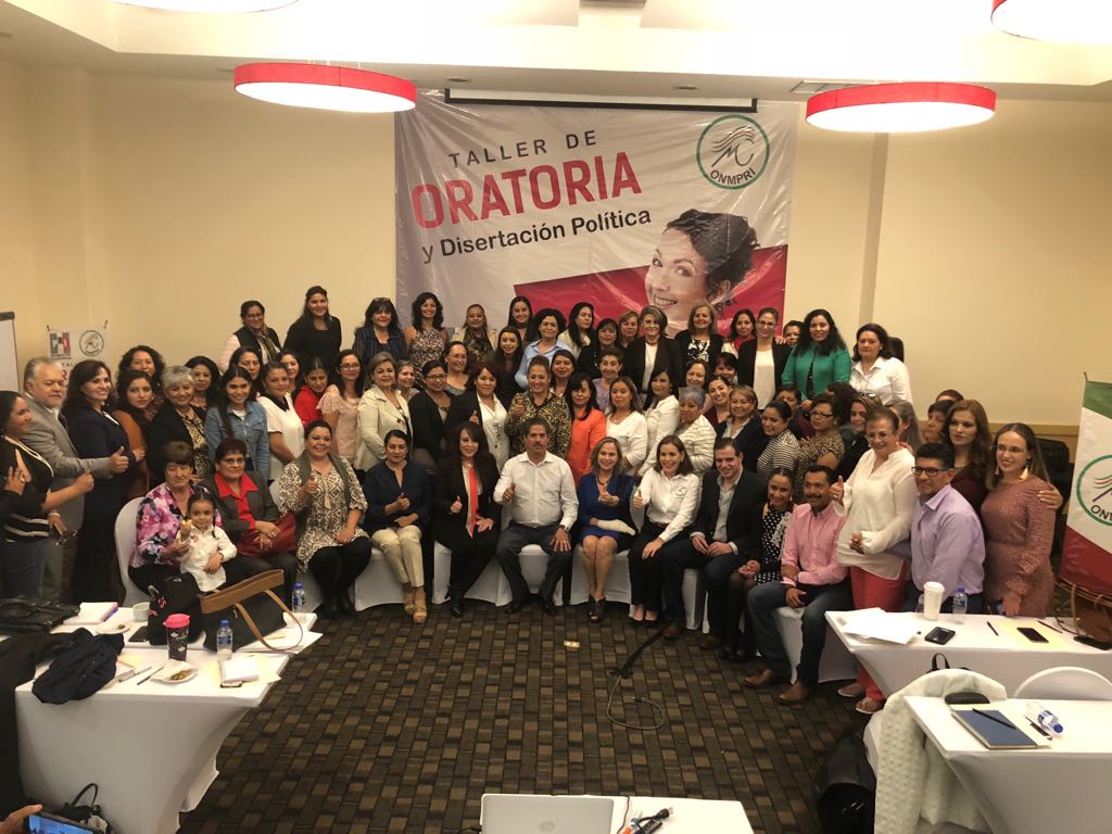 OnmpriNacional's tweet photo. Gracias al esfuerzo y deseo de participar las mujeres hemos ganado espacios en la función pública. Nuestro compromiso es servir con calidad. Hoy en #Zacatecas inauguramos el Taller "Oratoria y Disertación Política" para fortalecernos en el ejercicio de Gobierno. https://t.co/IWLmnMgV47