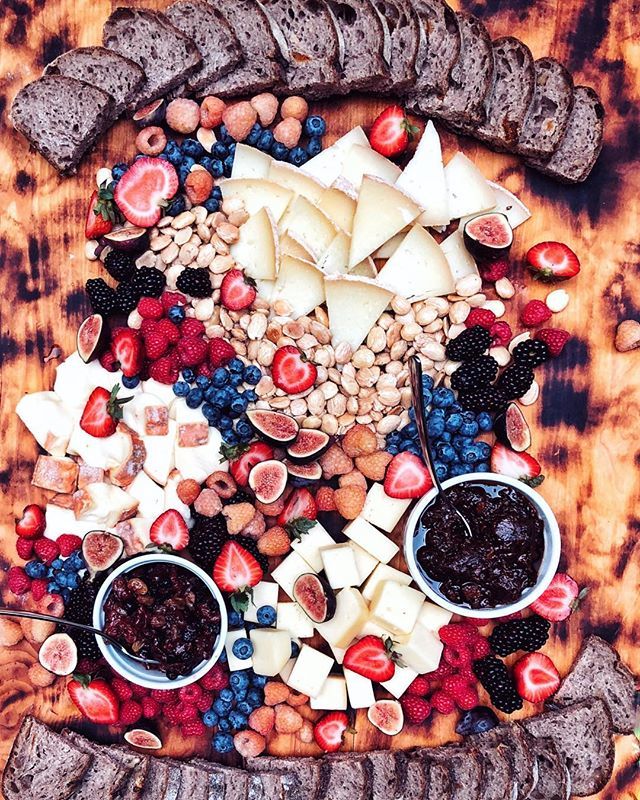 blogherethere's tweet photo. Still can’t get over how gorgeous this cheese board is... One day in my dreams I’ll host fabulous dinner parties and try to recreate this beauty. Who wants to learn food styling with me? 🙋‍♀️ // Healdsburg, CA .
.
#hotelhealdsburg #sonomacounty #healdsburg #californiawine #c… https://t.co/SHmavrWL3Y