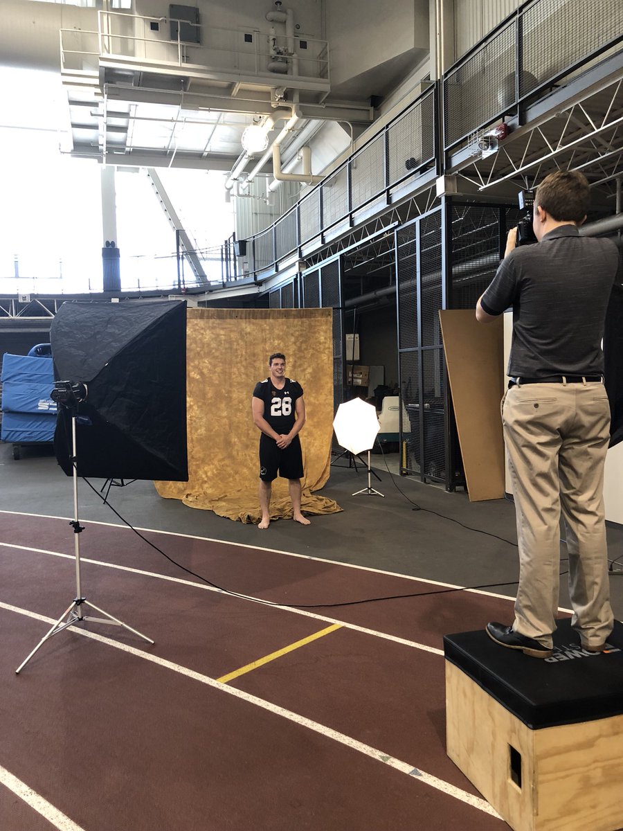 StOlafAthletics's tweet photo. .@OLEFOOTBALL is the first fall team back on the Hill! The Oles went through a conditioning test before getting headshots taken this morning as their preseason is underway 📸🏈 #OlePride #UmYahYah https://t.co/LTGJrltrc2