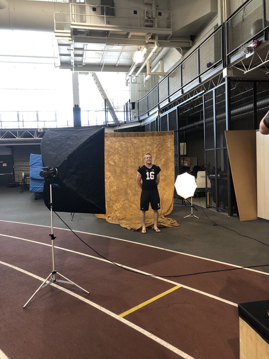 StOlafAthletics's tweet photo. .@OLEFOOTBALL is the first fall team back on the Hill! The Oles went through a conditioning test before getting headshots taken this morning as their preseason is underway 📸🏈 #OlePride #UmYahYah https://t.co/LTGJrltrc2