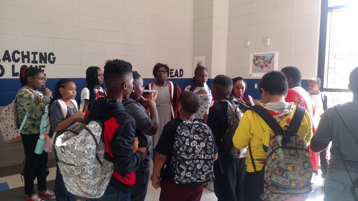 EISSOARSHIGH's tweet photo. Mrs. Terrell's class had the best attendance TWO days in a row so they were rewarded with a Popsicle Party by @melovejewelry and @TinkerEIS! Way to start off the year! #soarhigh @jefcoed https://t.co/NfDA6Lctc8