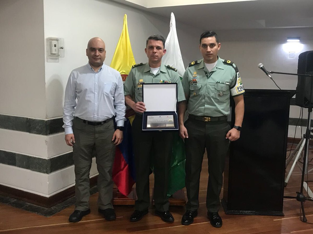 PoliciaAduanera's tweet photo. En nuestra maravillosa ciudad de Medellín, llevamos a cabo la 4ta mesa operativa contra el Contrabando con Frigorificos de Colombia, @FenaviColombia @porkColombia @ICACOLOMBIA @invimacolombia @PoliciaColombia @DIANColombia. Gracias por reconocer esfuerzo de @PoliciaAduanera https://t.co/zZLRPeGlJL