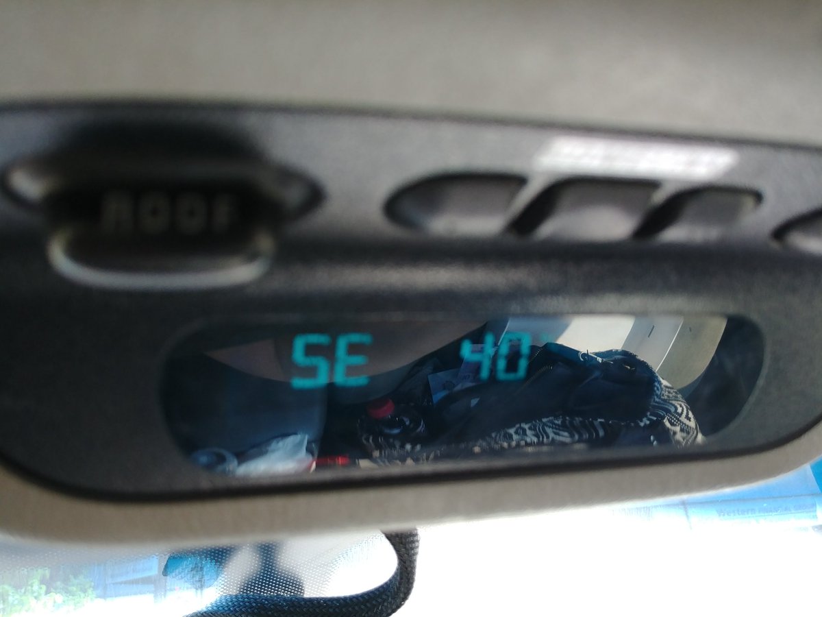 FangirlKelly's tweet photo. A little warm today. 40 C (104 F). Supposed to go up to 41. https://t.co/FjNCNdGHWP