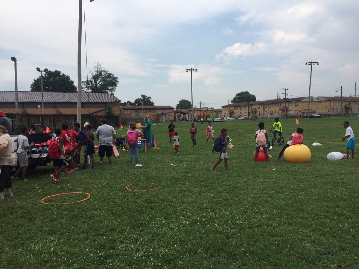 CSHungerA's tweet photo. Make sure to head out to the Parkhill Community Center today until 7pm! There is food, games, and stuffed backpacks for the kiddos! Come enjoy this Friday celebrating back to school! 

#childrenshouldnthunger #nonprofit #louisvillesteelers #elevate #backtoschool https://t.co/J4NgQkQc4R