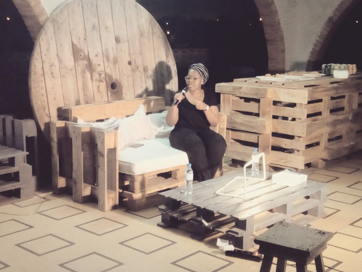 WoegnaY's tweet image. @CDjafa en duel avec @Charles_KONDI en direct du #WoeLab
Elle raconte son parcours et son expérience de 2017 au Sénégal