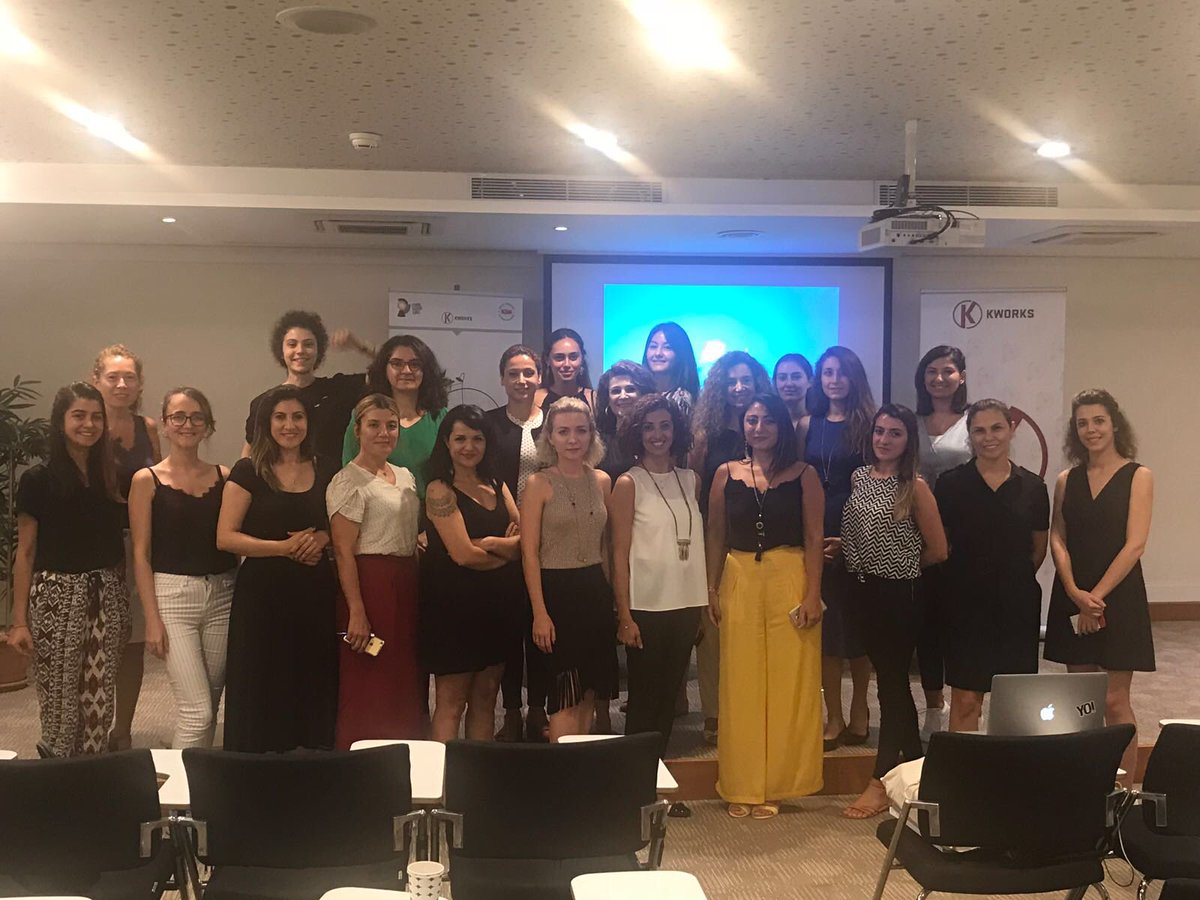 istbcw's tweet photo. 2. Toplantimizi birbirinden degerli kadin katilimcilarimiz ve kiymetli @alisermettas ‘in sunumuyla gerceklestirdik. Kripto paralar, blok zincir ve ITO teknolojileri uzerine sohbet ettigimiz toplantiya gelen ve gittikce genisleyen ailemize katilan herkese tesekkur ederiz 👩🏼‍💻 https://t.co/MGW2dmlKEn