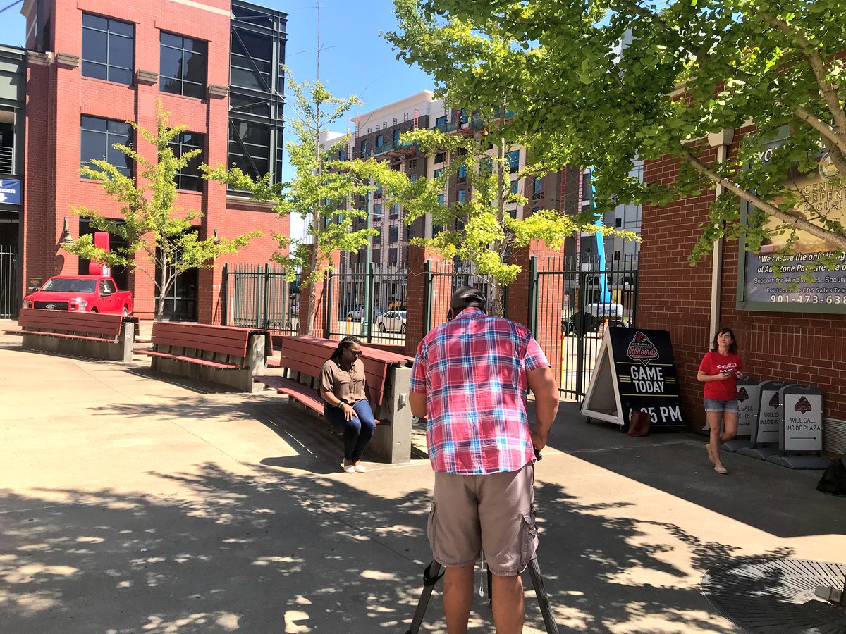 KRsKlassroom's tweet photo. @local24romeo hard at work on a local good news story on @theNewMemphis and their #exposure event that’s coming up. #localgoodnews #allthingsmemphis https://t.co/jEQ2lvDpYg