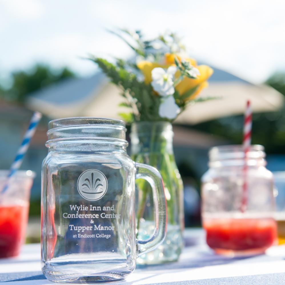 Wylie_Inn's tweet image. Welcome to the weekend! It sure looks great from here! 🍹🌼☀️ #WeekendWelcome #BeverlyMa #NorthShoreBoston #WylieInn #WylieCenter