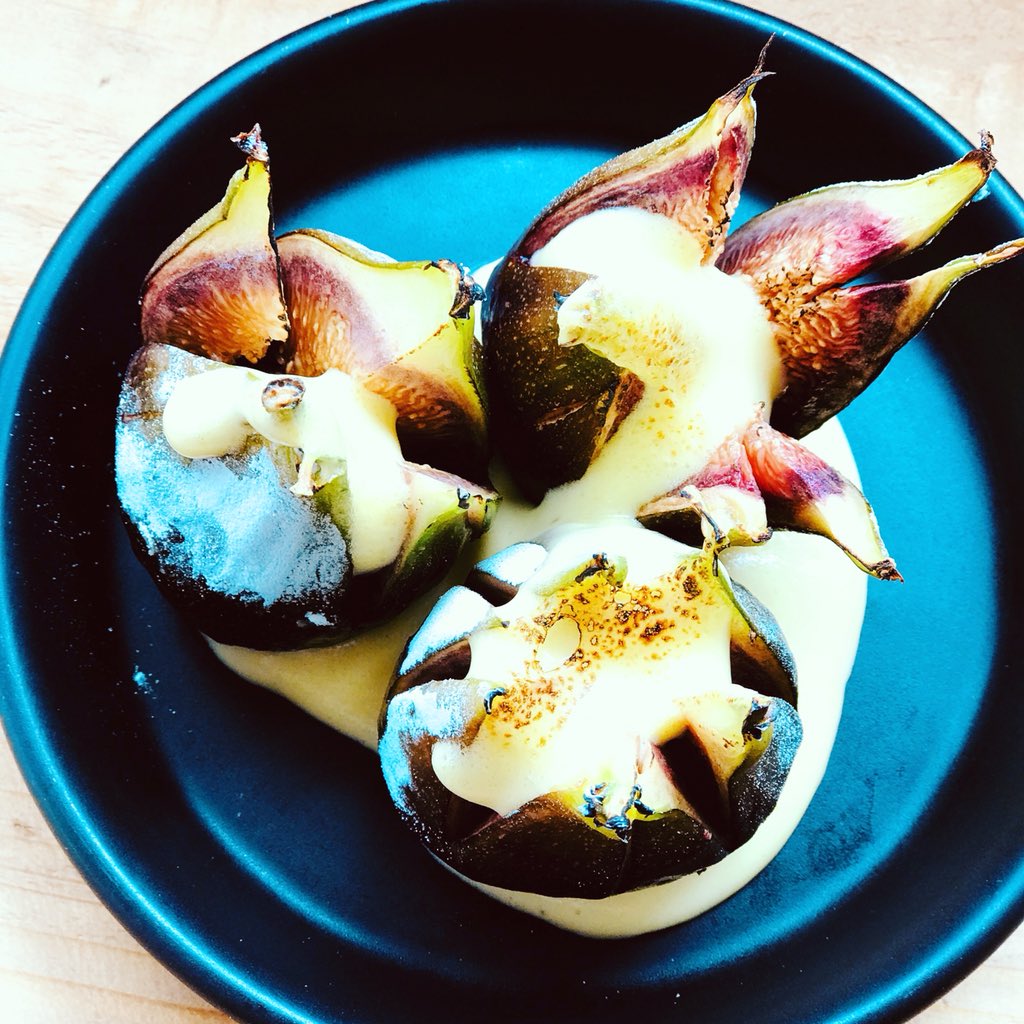 Roasted Shaldon figs in the <a href="/Fourgrandmere/">Four Grand-Mère</a> woods fired oven @LymeBayWineLtd mead and zabaglione <a href="/visitsouthdevon/">Visit South Devon</a> @FoodMadeGood <a href="/tasteoftheteign/">Taste of the Teign</a>